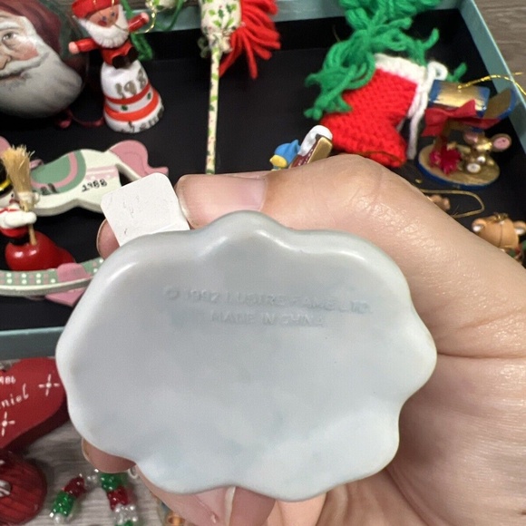 Vintage Lot Christmas Tree Ornaments Yarn Plastic Felt Wood Handmade Assorted - Picture 5 of 16